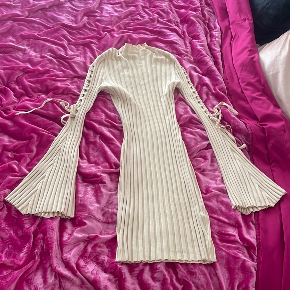 Crème long sleeve dress